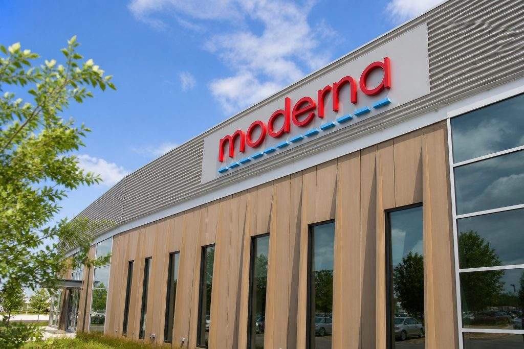 Moderna Revenue Beat: Overseas Covid Shot Sales Jump, but $900 Million Charge Clouds the Turnaround