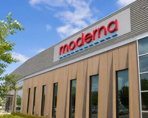 Moderna Revenue Beat: Overseas Covid Shot Sales Jump, but $900 Million Charge Clouds the Turnaround