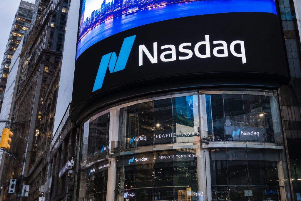 Nasdaq 100 Falls Below 29,000 as Wall Street Eyes Market Moves