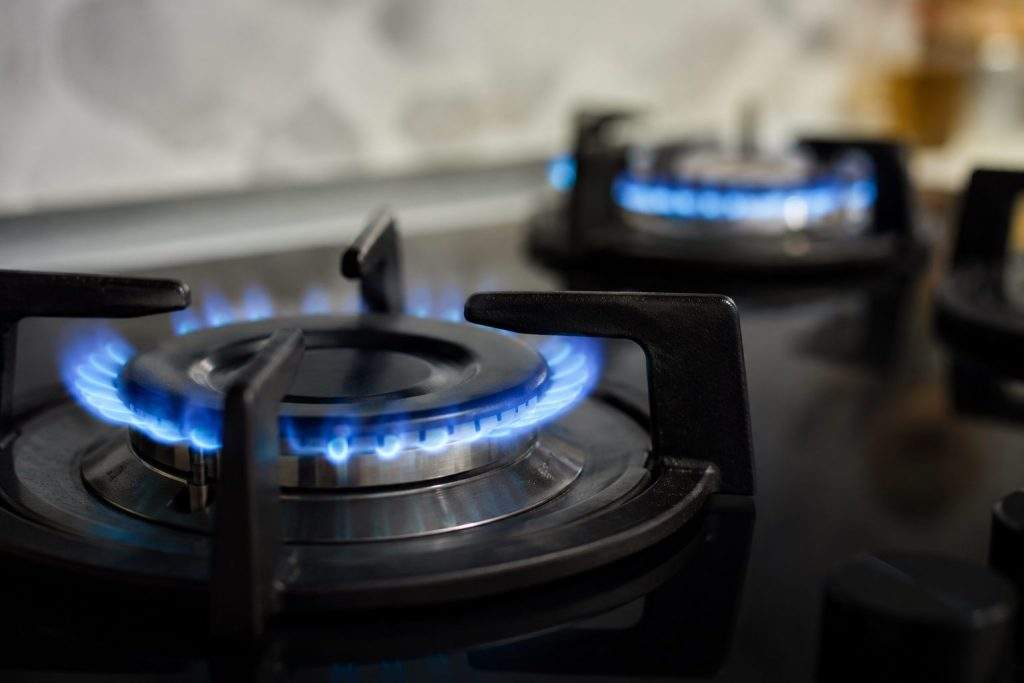 Natural Gas Price Forecast: Storage Surprise Keeps Henry Hub Near $2.80 Before Summer Demand Test