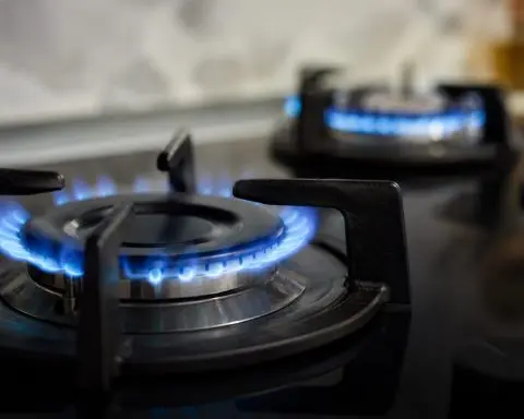 Natural Gas Price Forecast: Storage Surprise Keeps Henry Hub Near $2.80 Before Summer Demand Test