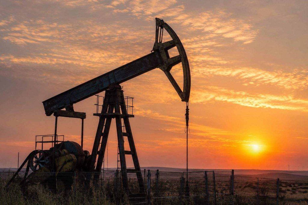 Oil’s $110 Shock Sets Traders on Edge for Next Week