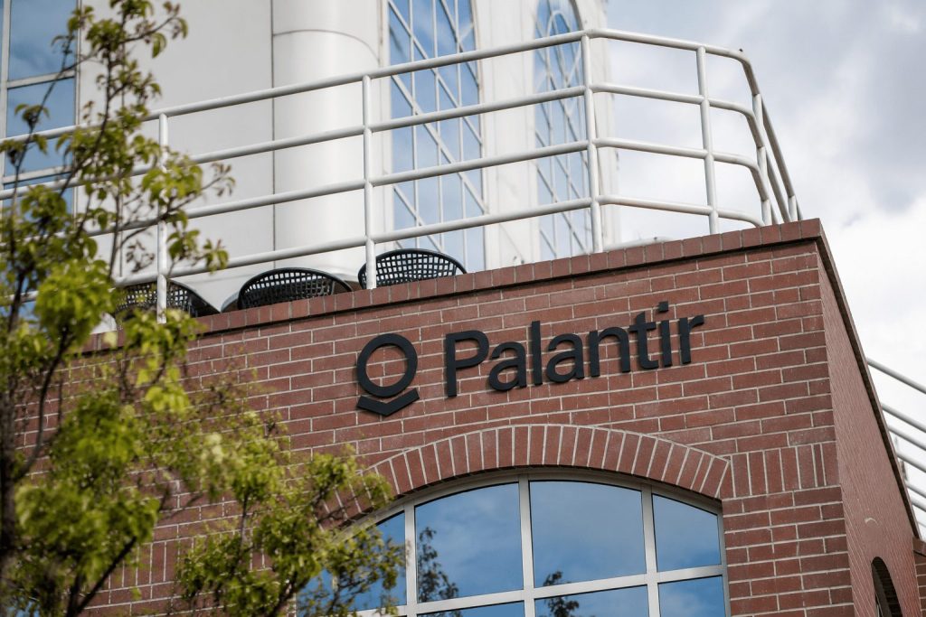 Palantir boosts outlook, but AI stock stays under watch