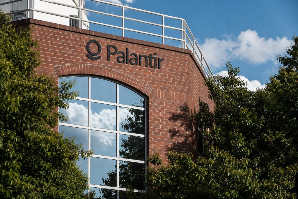 Palantir Stock Slides as Zelenskiy Meeting Puts War-AI Bet in Focus
