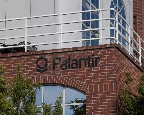 Palantir’s NHS Patient Data Fight Tests Its AI Stock Boom
