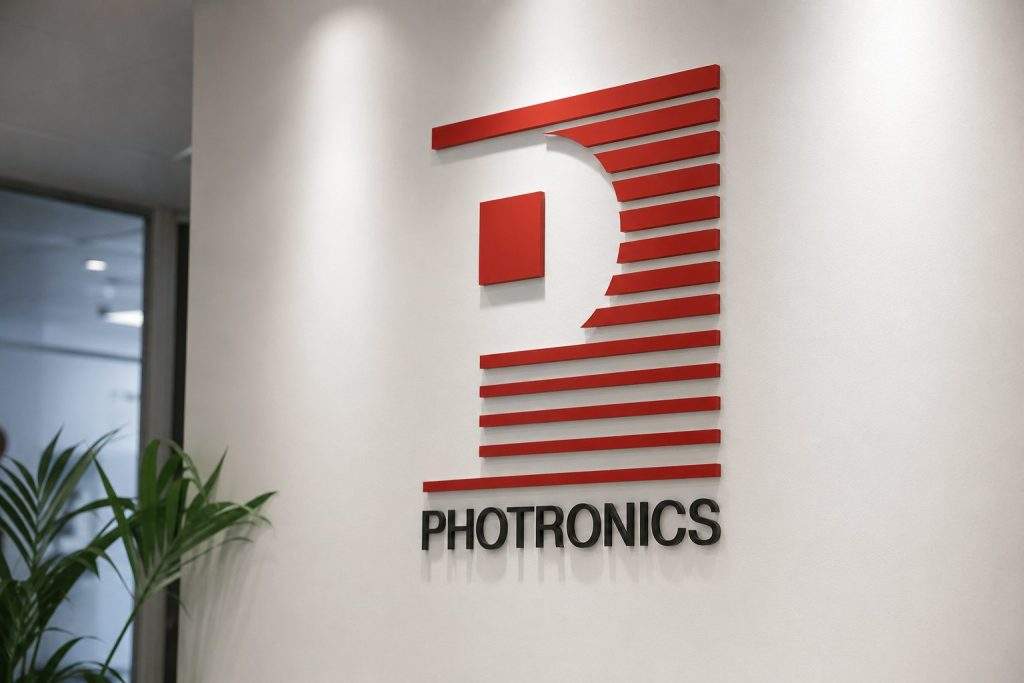 Photronics Sinks 32% After Q2 Miss