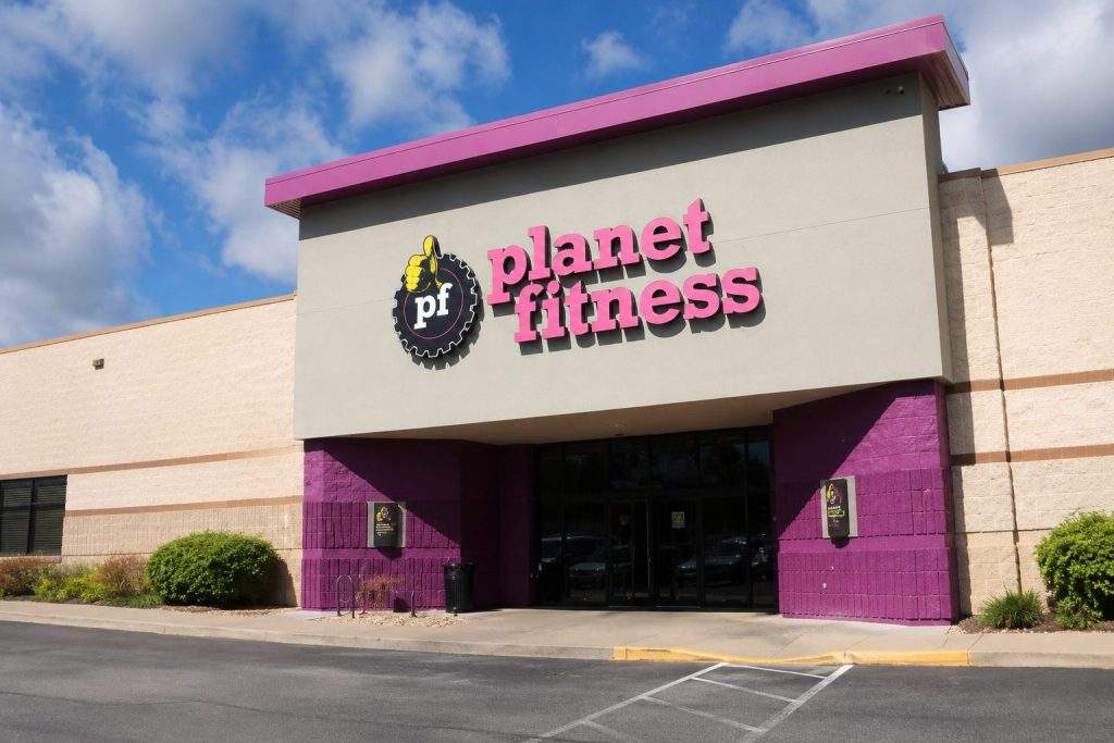 Planet Fitness Stock Plunges After Weak Sign-Ups Trigger 2026 Guidance Cut