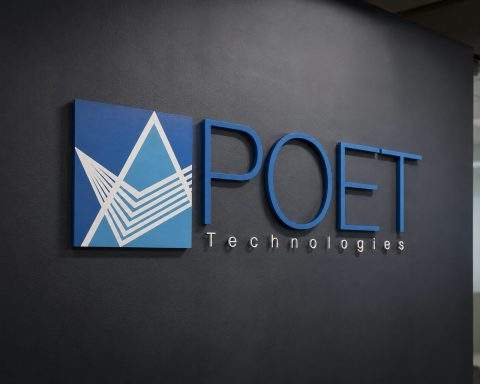 POET Stock: $400M Cash Raise, AI Buzz, and Trader Jitters