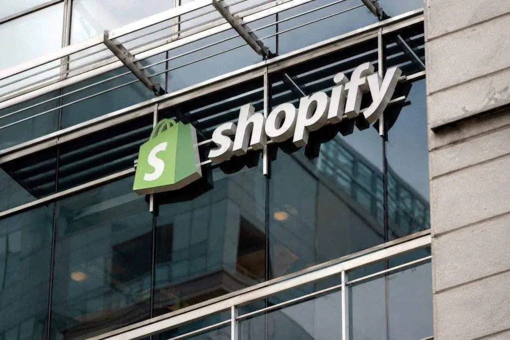 Shopify Stock Falls as Q2 Margin Guide Tests the AI Commerce Bull Case