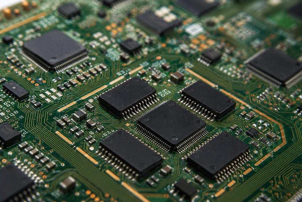 SMH vs SOXX vs SOXL: AI Chip ETF Rally Hits Its Hardest Test Yet