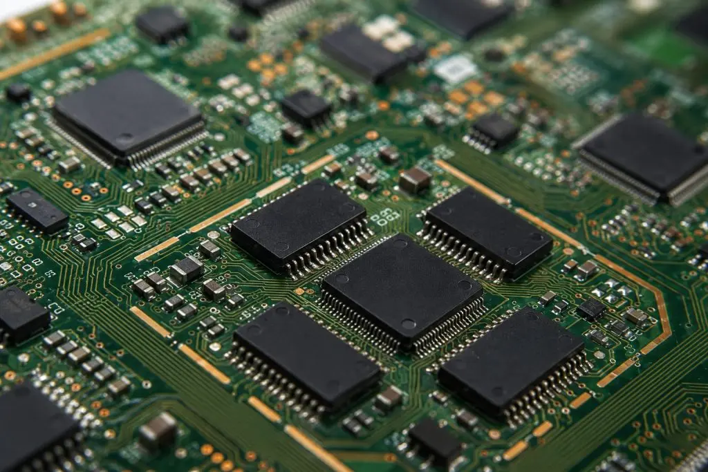SMH vs SOXX vs SOXL: AI Chip ETF Rally Hits Its Hardest Test Yet