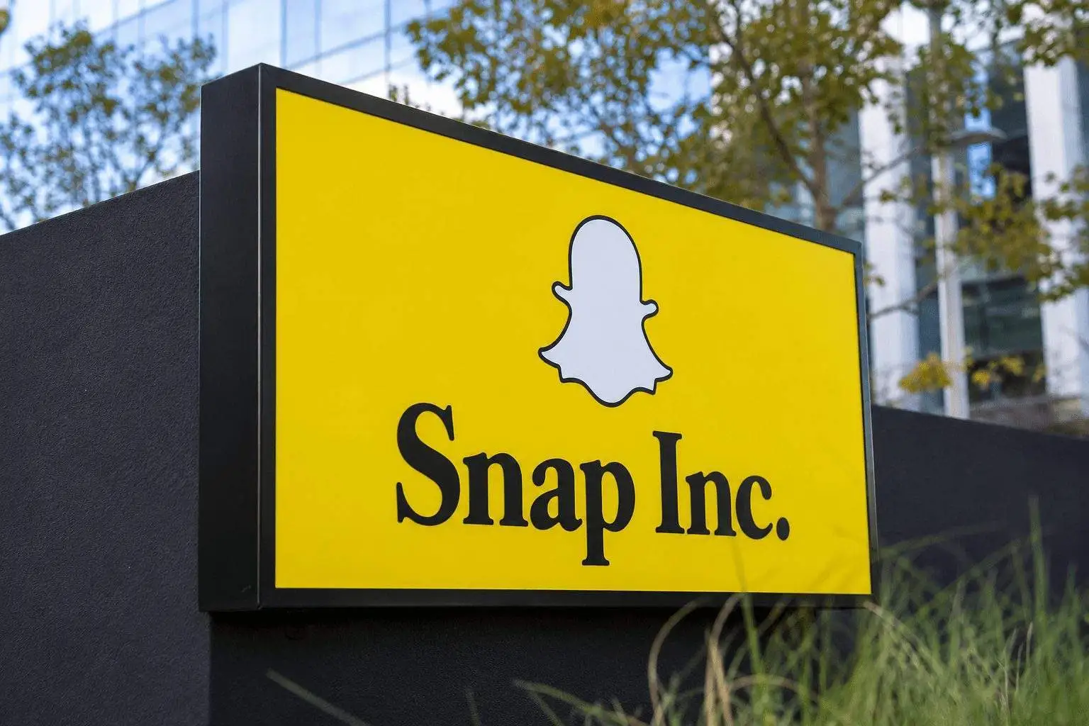 Snap Stock Slides After Q1 Revenue Jump As Perplexity Deal Ends And Guidance Stays Cautious