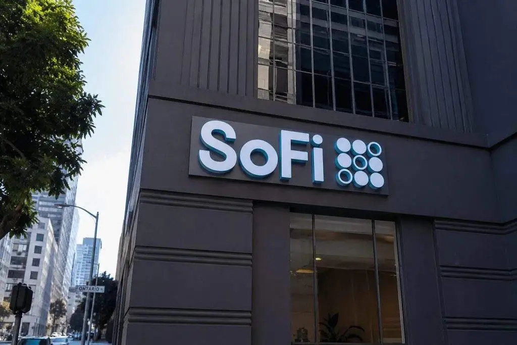 SoFi Technologies CEO Buys the Dip After Selloff. Investors Still Want a Bigger Answer