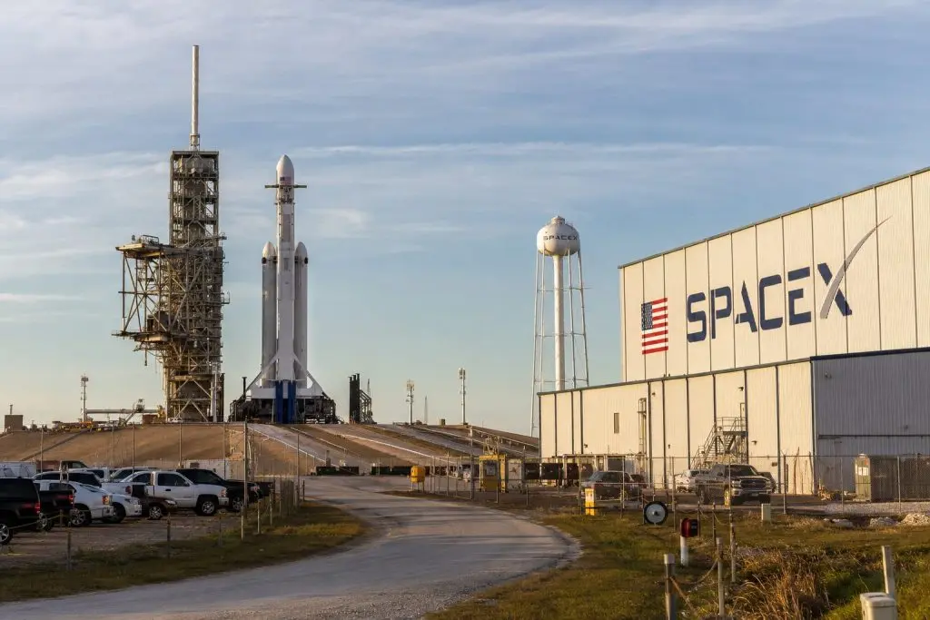 SpaceX IPO: BlackRock Talks, 5-for-1 Split Hint at $1.75 Trillion Deal