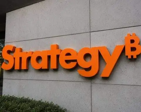 Strategy Inc Bitcoin Sale Signal Puts Michael Saylor’s MSTR Stock Back in the Spotlight