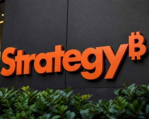 Strategy Stops Buying Bitcoin After $7.5 Billion Spree Ahead of Earnings