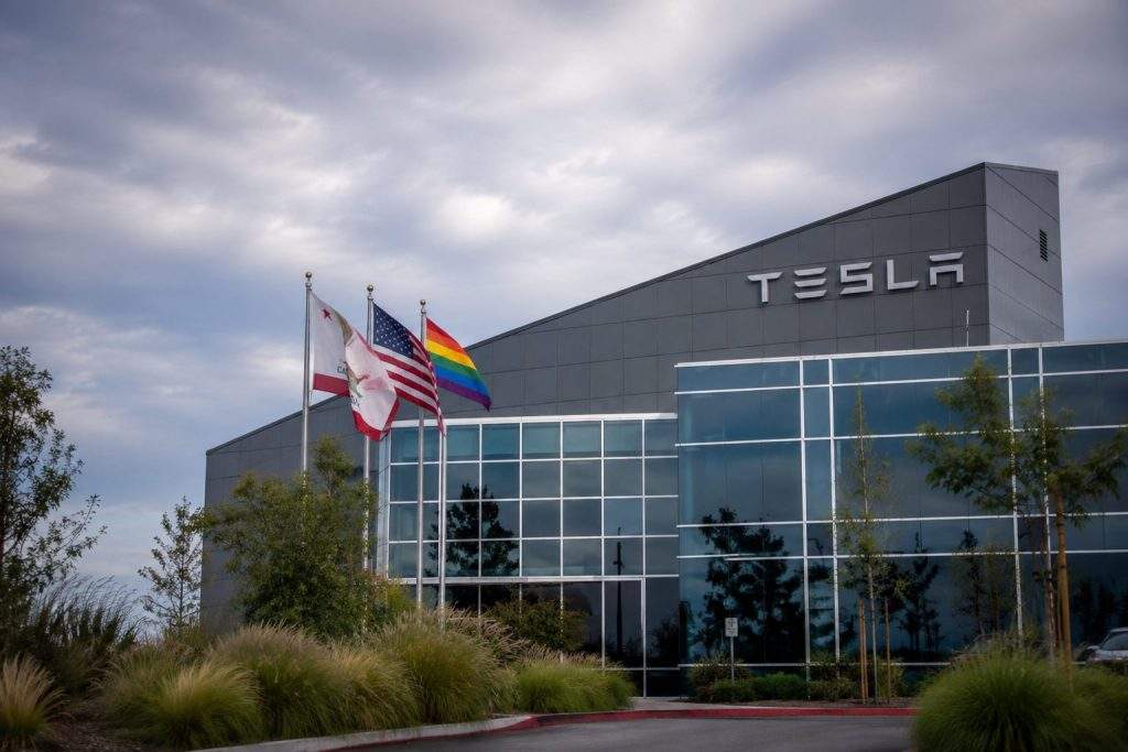 Tesla Stock Is Turning Into a SpaceX Trade as Musk’s IPO Bet Grips Wall Street
