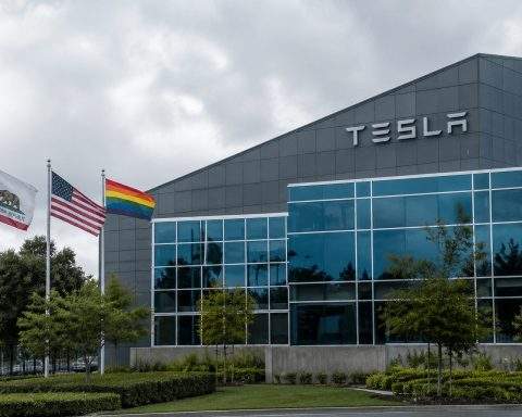 Tesla Stock Rises Despite China Sales Drop as Musk’s China Trip Invitation Raises Stakes