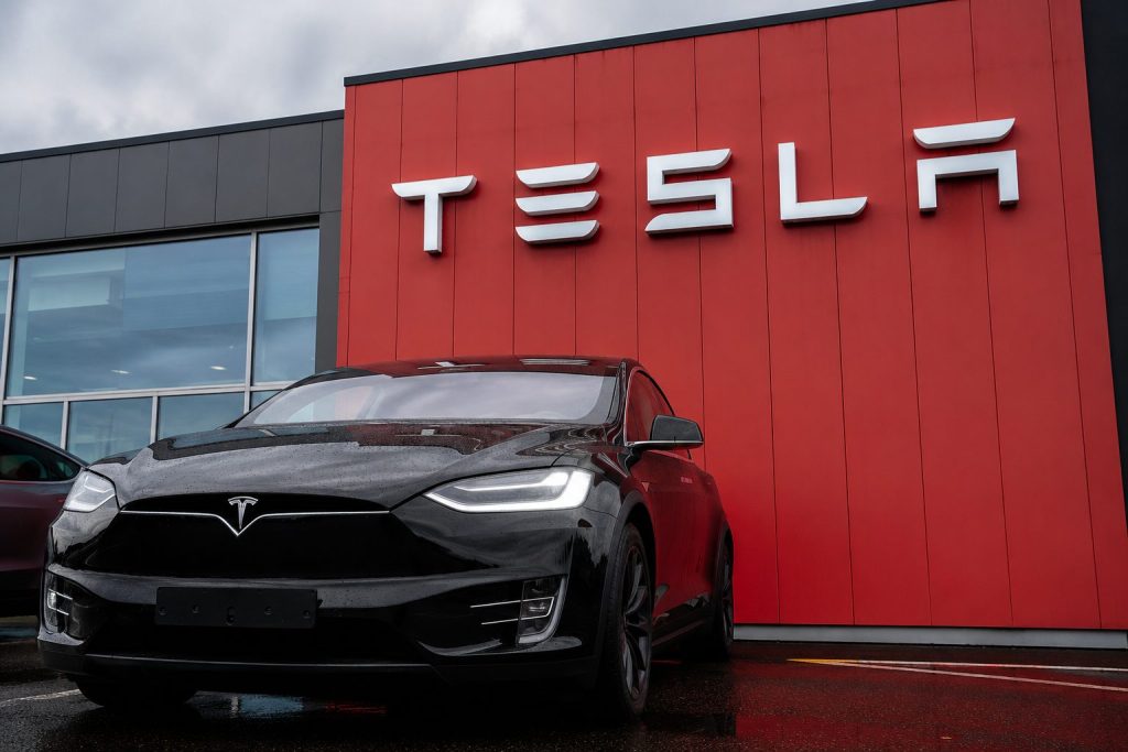 Tesla’s AI premium hits a real-world check as shares reverse from China-FSD rally