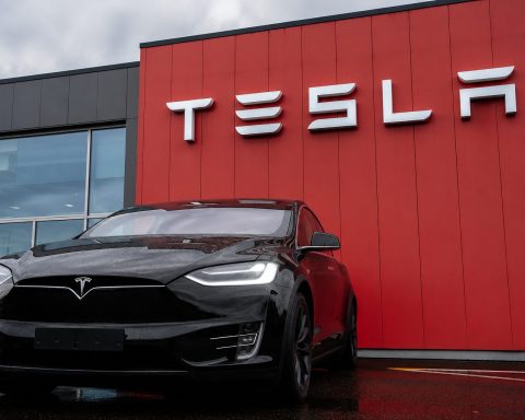 Tesla’s AI premium hits a real-world check as shares reverse from China-FSD rally
