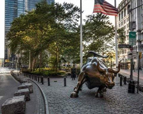 Top U.S. Stocks to Buy Today: 4 Names Wall Street Still Likes as Yields Bite