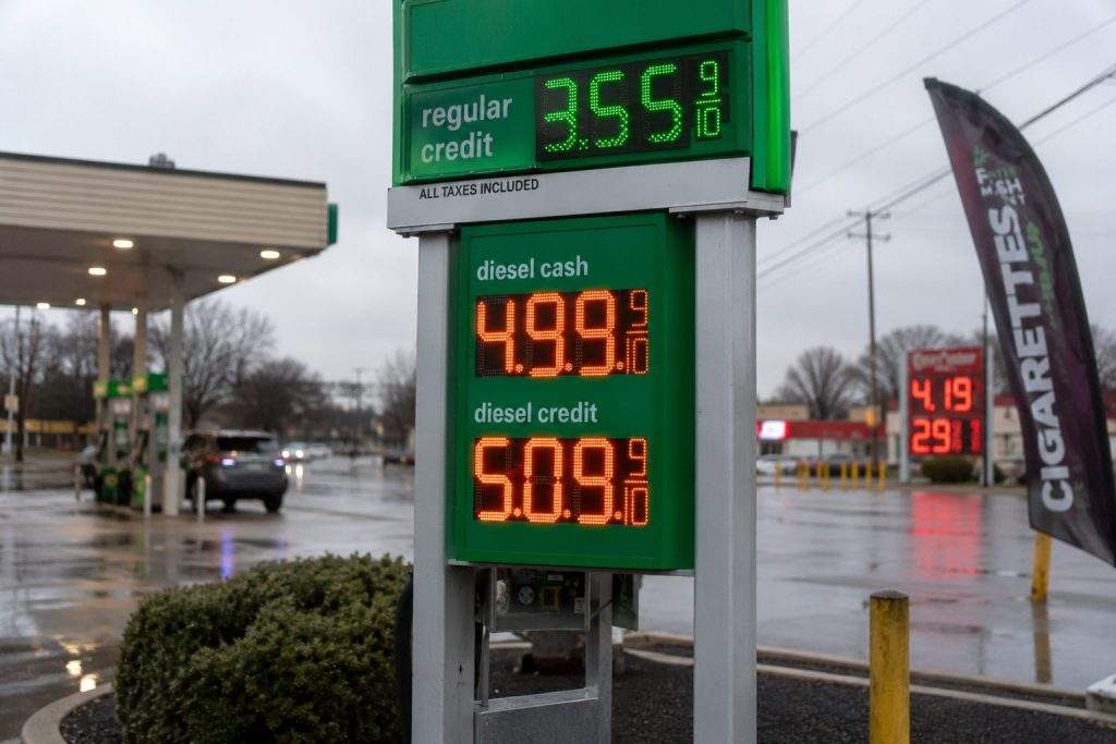 Trump’s Gas Price ‘Nuclear Option’ Faces Iran-Hormuz Test as Oil Falls Below $100