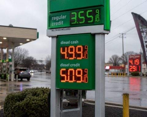 Trump’s Gas Price ‘Nuclear Option’ Faces Iran-Hormuz Test as Oil Falls Below $100