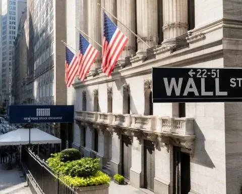 U.S. Stock Market Week Ahead: Jobs Report, Fed Split and Earnings Could Test Wall Street’s Record Run