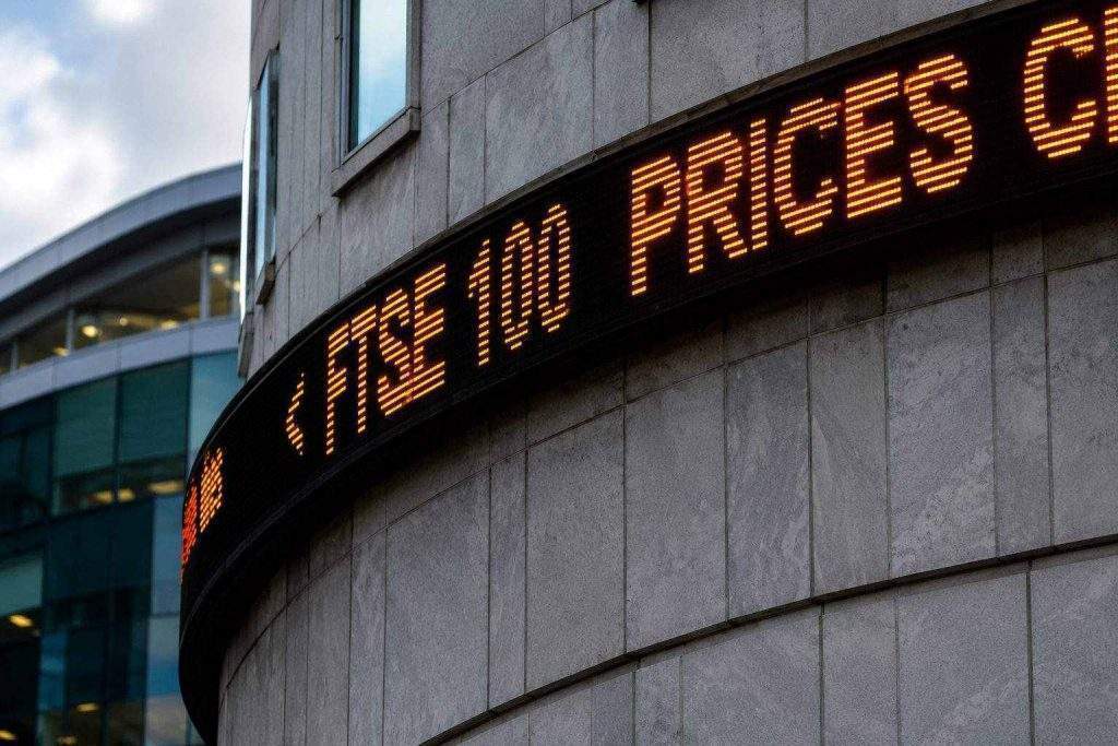 UK Stock Market Live: FTSE 100 Falls Again as Oil Tops $100 and Labour Losses Hit London Shares