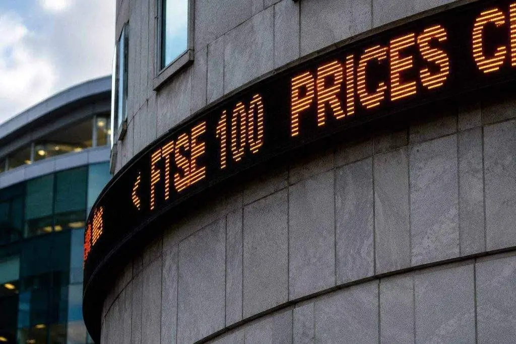 UK Stock Market Live: FTSE 100 Falls Again as Oil Tops $100 and Labour Losses Hit London Shares