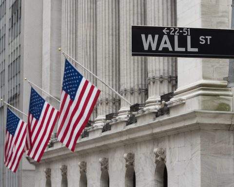 US Stock Market Today: Dow Futures Rise as Cisco’s AI Surge Tests Wall Street’s Inflation Nerves