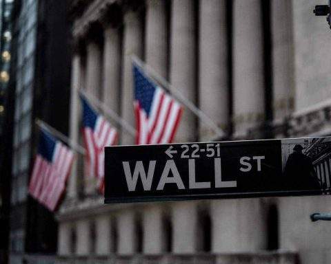 US Stock Market Today: Futures Wobble as Oil Shock Tests Wall Street’s Record Rally