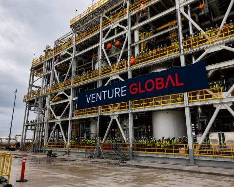 Venture Global Stock Jumps as LNG Deals Push Scarcity Into 2026 Guidance