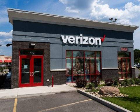 Verizon CEO Just Drew a Line on Free Phones. Customers Should Read the Fine Print