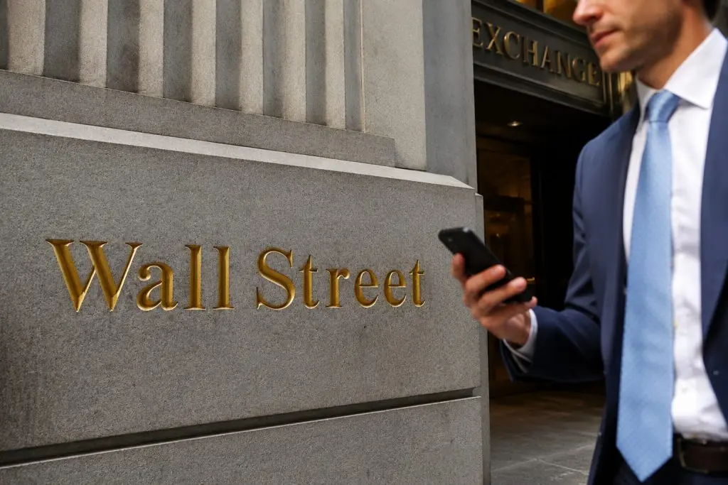 AI stocks stall as bond market weighs on Wall Street