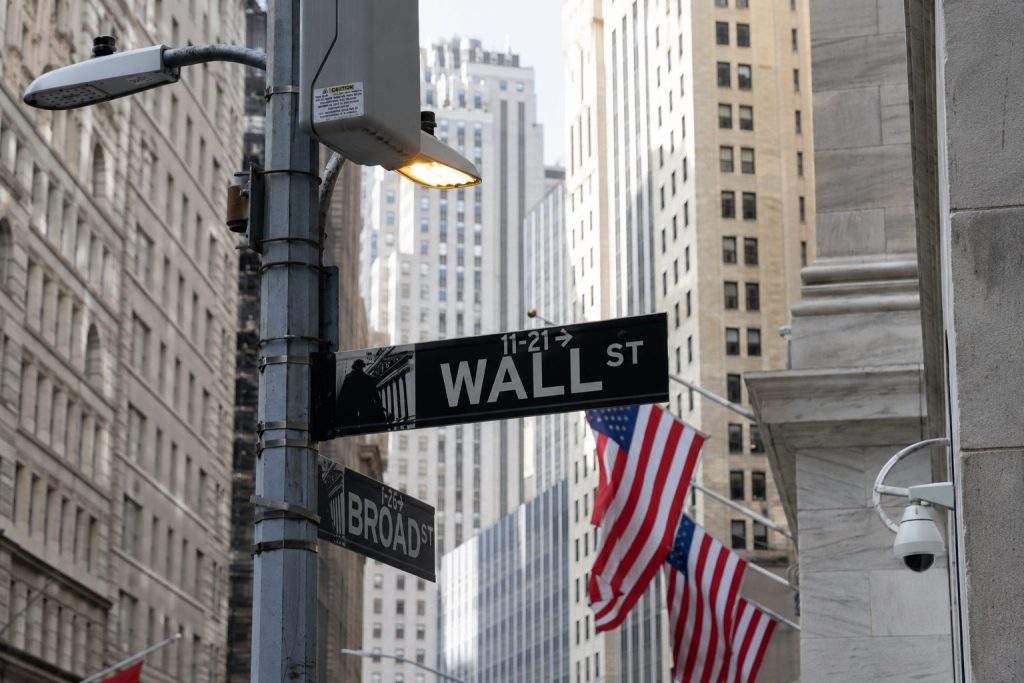 Wall Street’s Tomorrow Test: Retail Sales, Fed Rate Risk and a Trump-Xi Trade Push