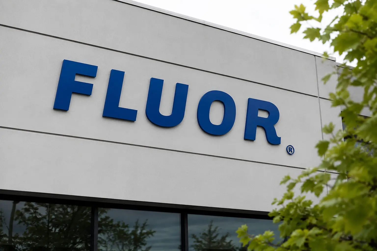 Why Fluor Stock Is Dropping After Q1 Earnings Miss and 2026 Guidance Cut