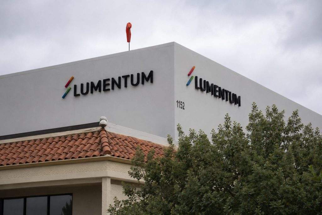 Why Lumentum’s 90% AI Sales Surge Still Sent Its Stock Lower