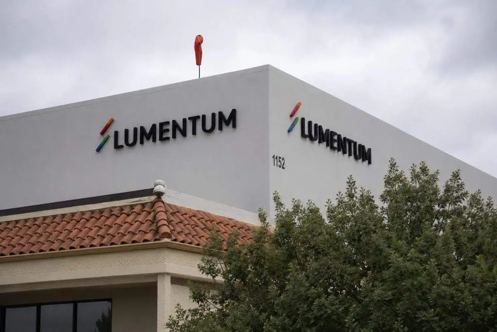 Why Lumentum’s 90% AI Sales Surge Still Sent Its Stock Lower