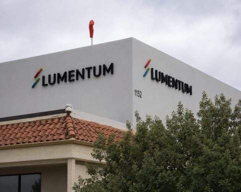 Why Lumentum’s 90% AI Sales Surge Still Sent Its Stock Lower