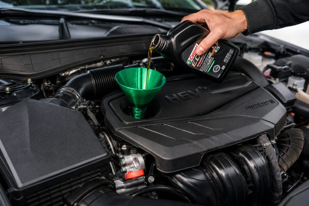 Motor-oil supplies tighten, raising risk of pricier oil changes