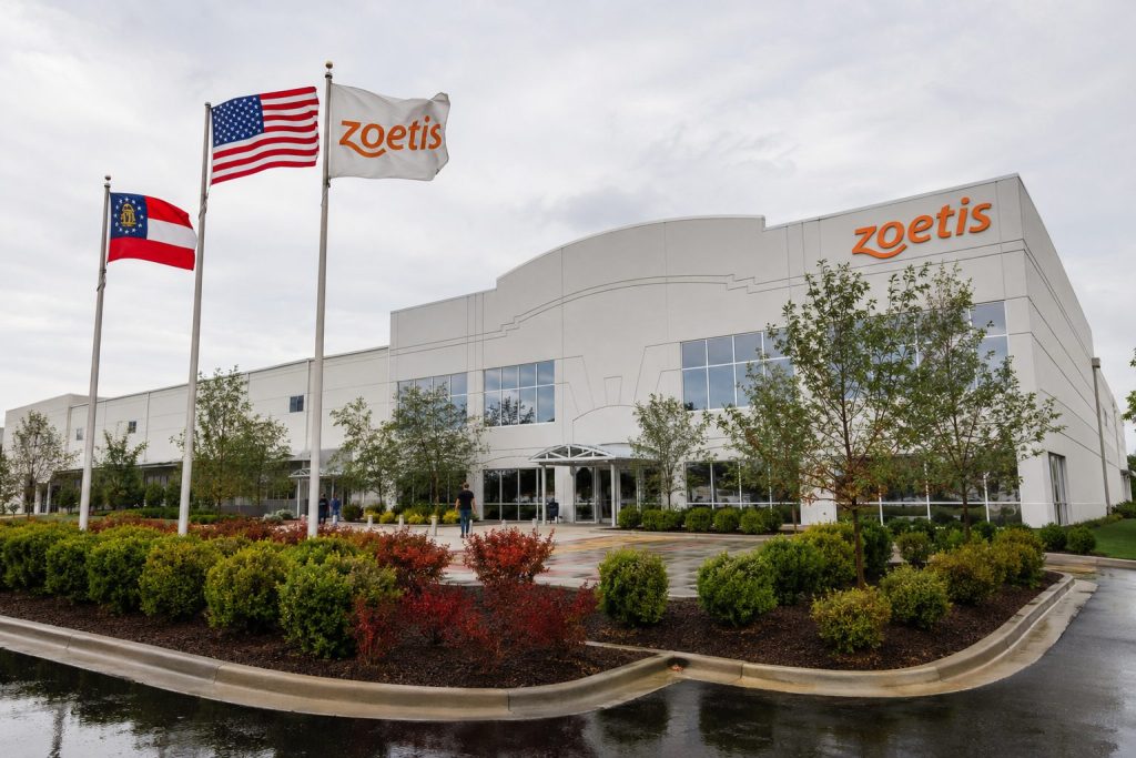 Zoetis Drops to 52-Week Low, Monday Open in Focus