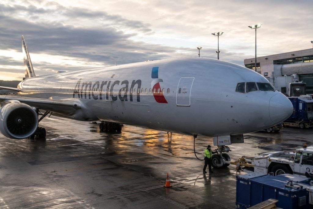 American Airlines Stock Rises Into Juneteenth Break as Fuel Relief Trade Lifts Airlines