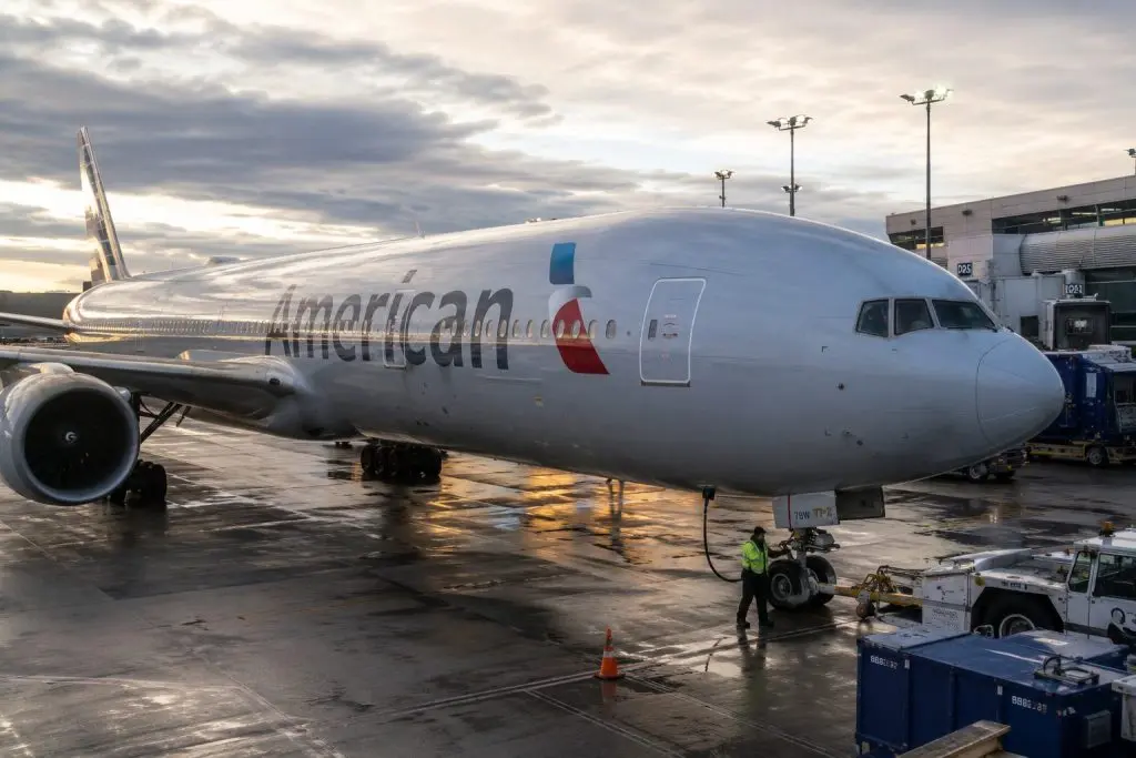 American Airlines Stock Rises Into Juneteenth Break as Fuel Relief Trade Lifts Airlines