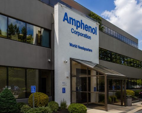 Amphenol (NYSE:APH) trades steady for the week as AI data center swings loom ahead of July earnings