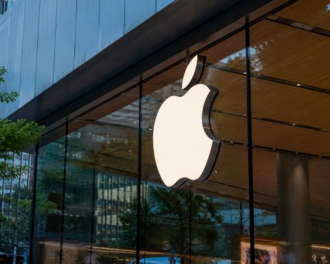 Apple (AAPL) loses $263 billion in value as memory shock pushes past Mac and iPad prices