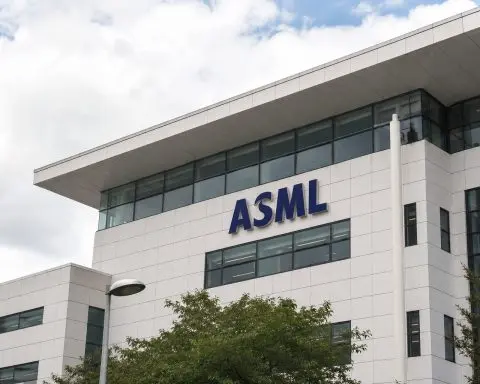 ASML Trading Close to €1,500 After New Wall Street Backing