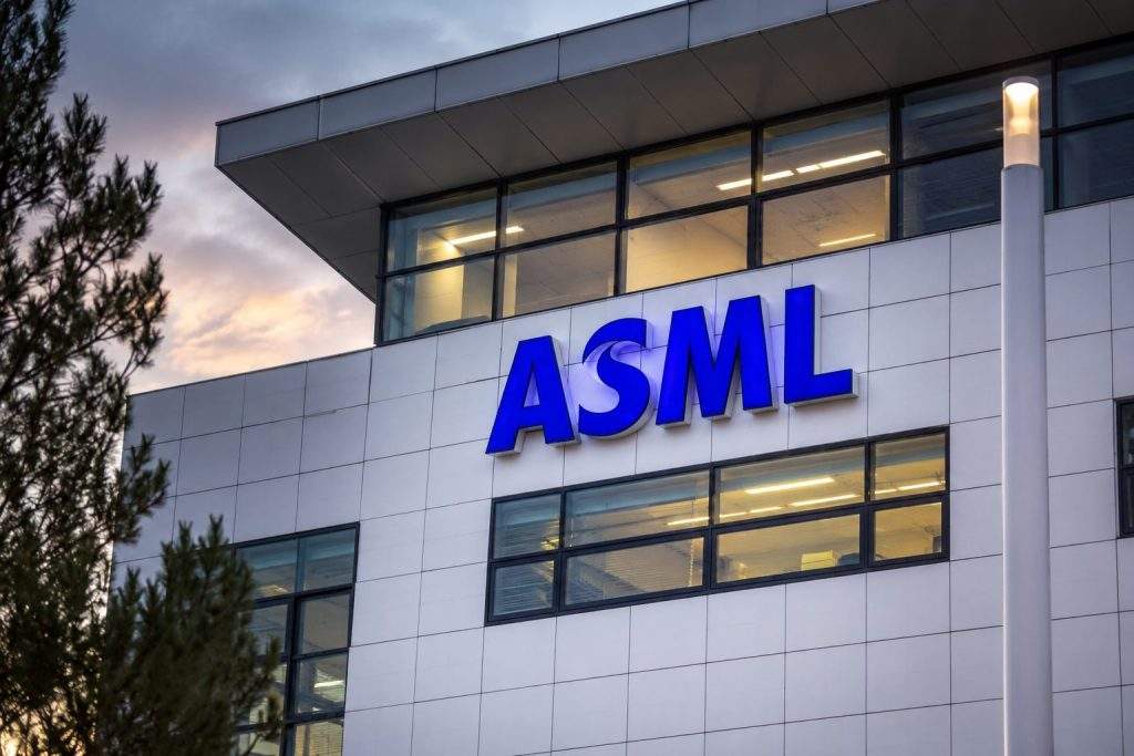 ASML drops after China chip-tool issue interrupts AI rally ASML drops after China chip-tool issue interrupts AI rally