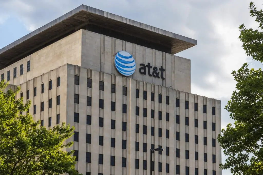 AT&T (NYSE:T) near 52-week low with California copper dispute and July earnings ahead