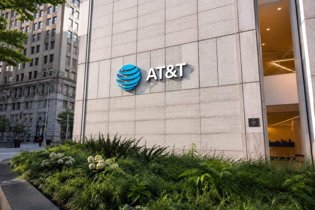 AT&T falls in early trading on CFO transition, spotlight on fiber costs